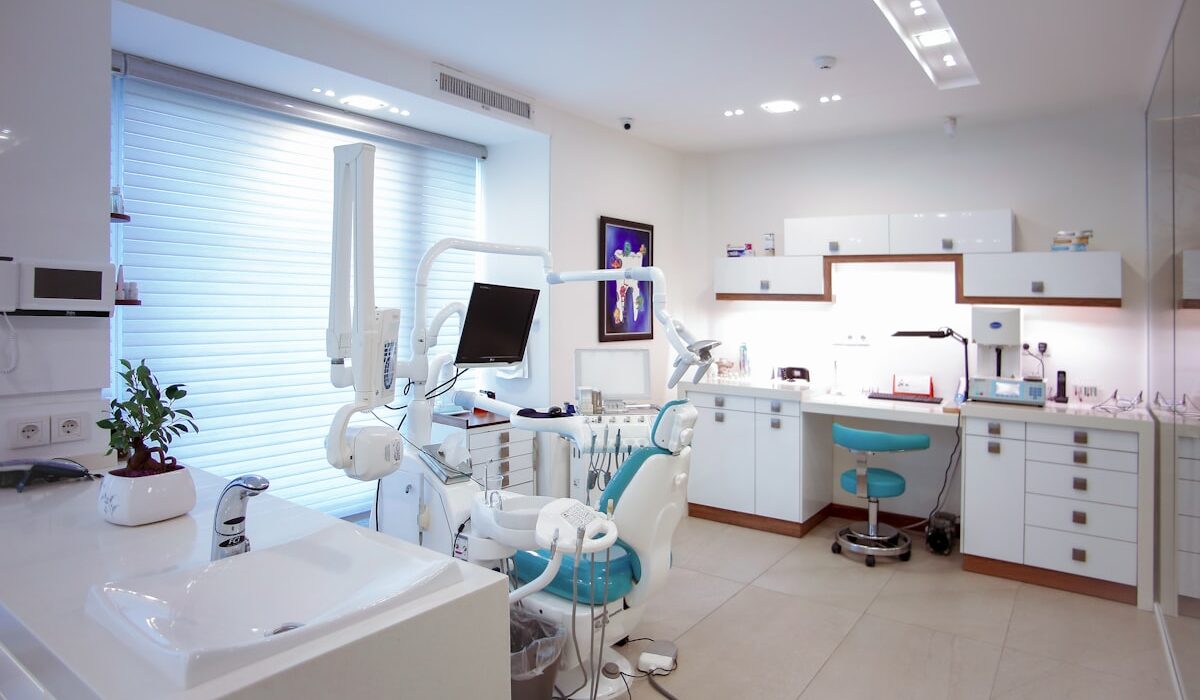 Modern dental clinic in Istanbul with advanced equipment ensuring patient safety